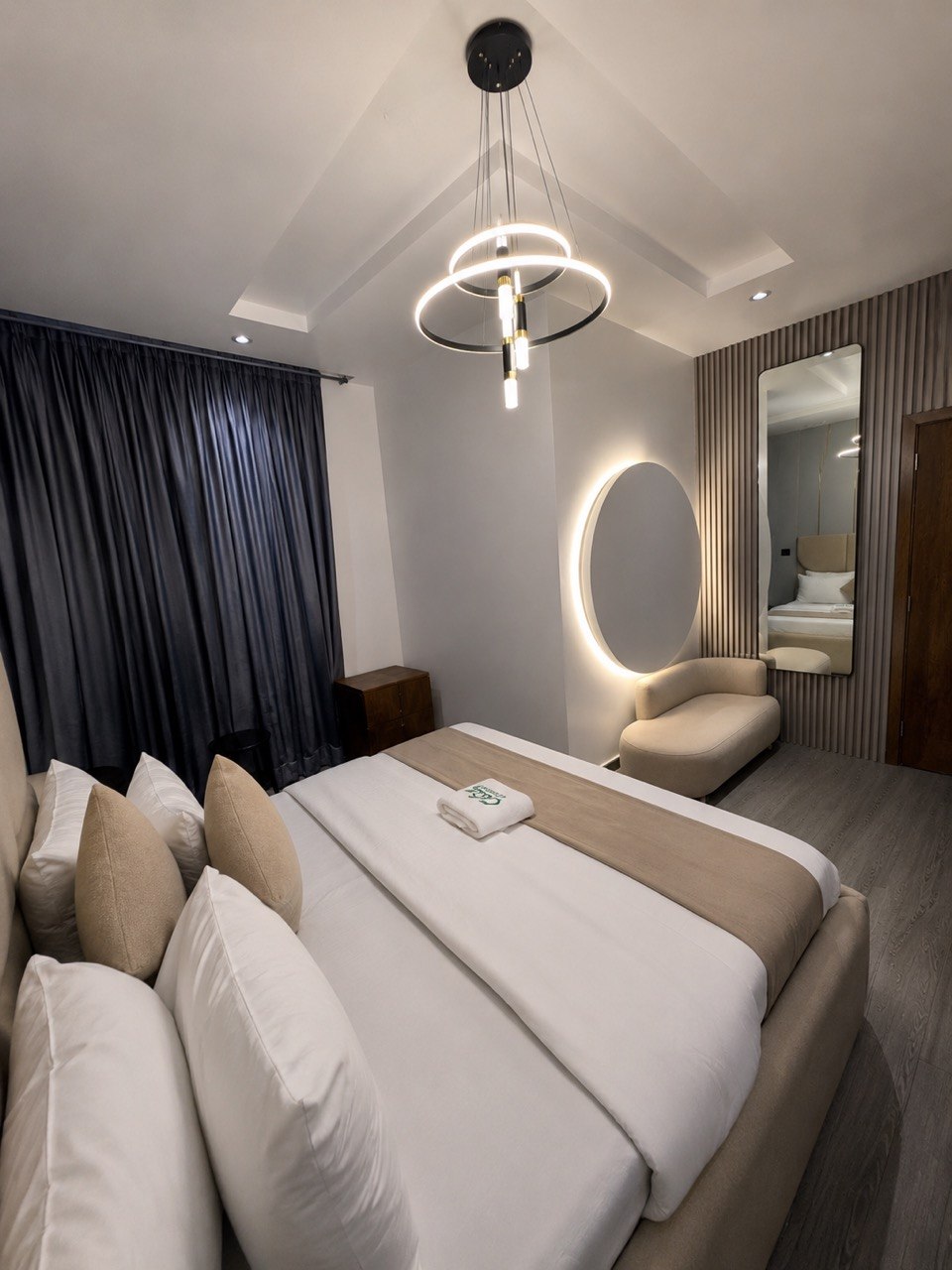 Room 206 — image 2