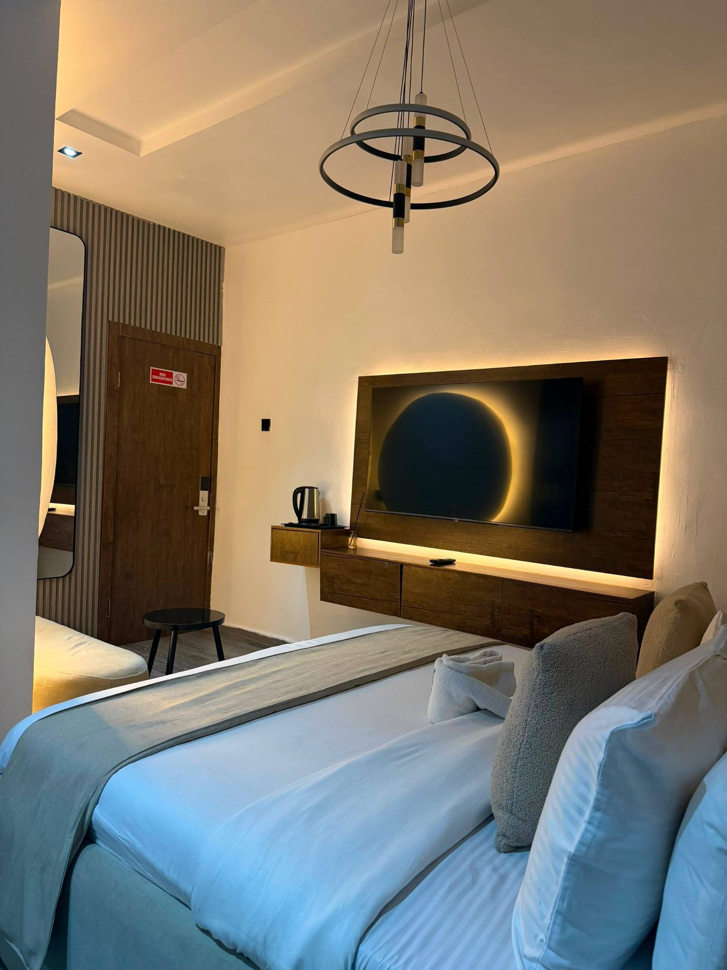 Room 206 — image 1