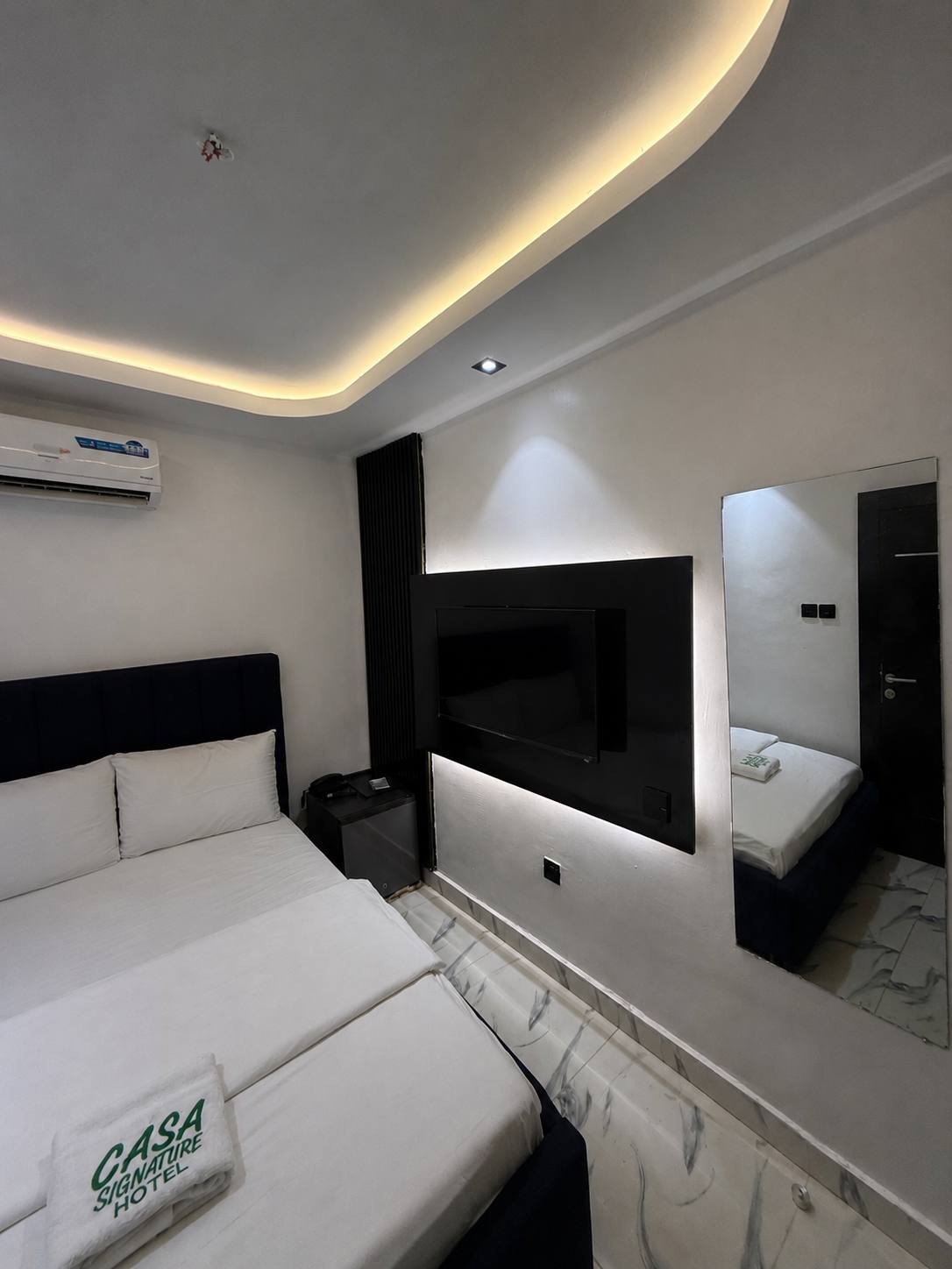 Room 301 — image 2