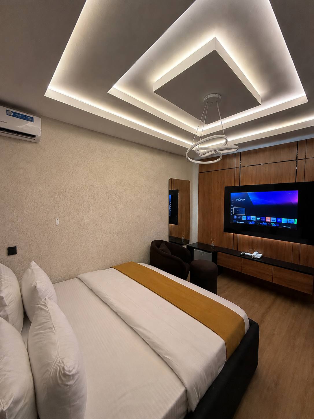 Room 105 — image 2